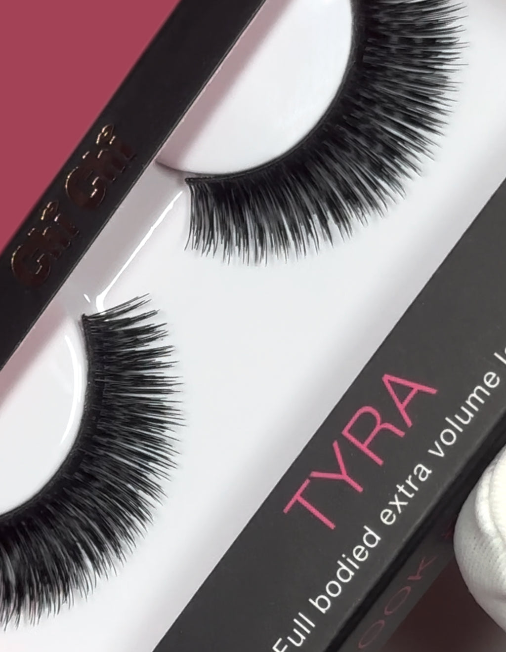 tyra-glamour-lash