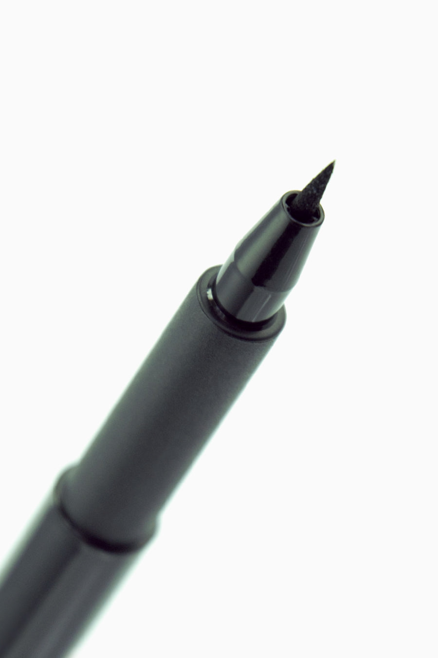 black-is-black-liquid-eyeliner